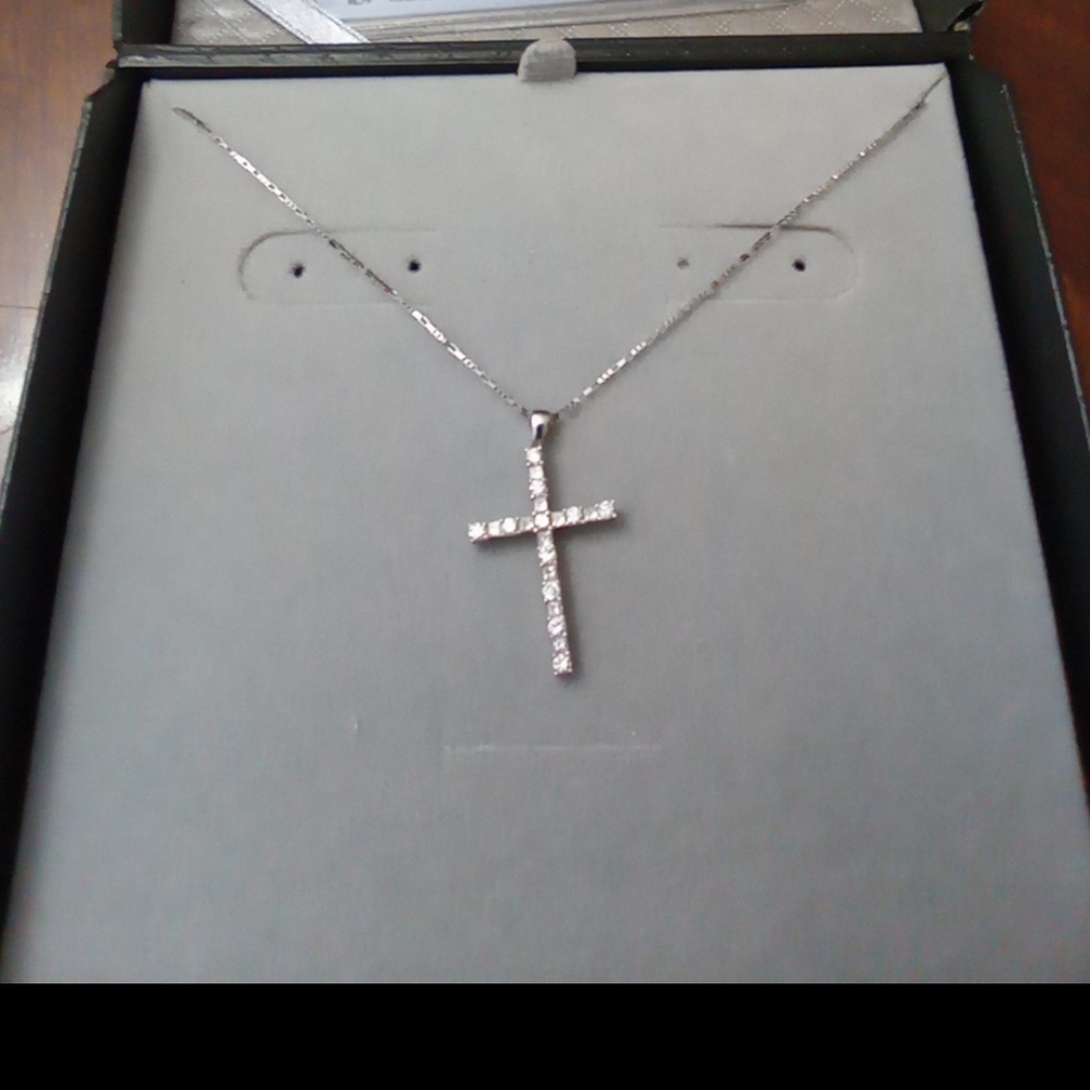 Diamond Cross With A Chain - image 1